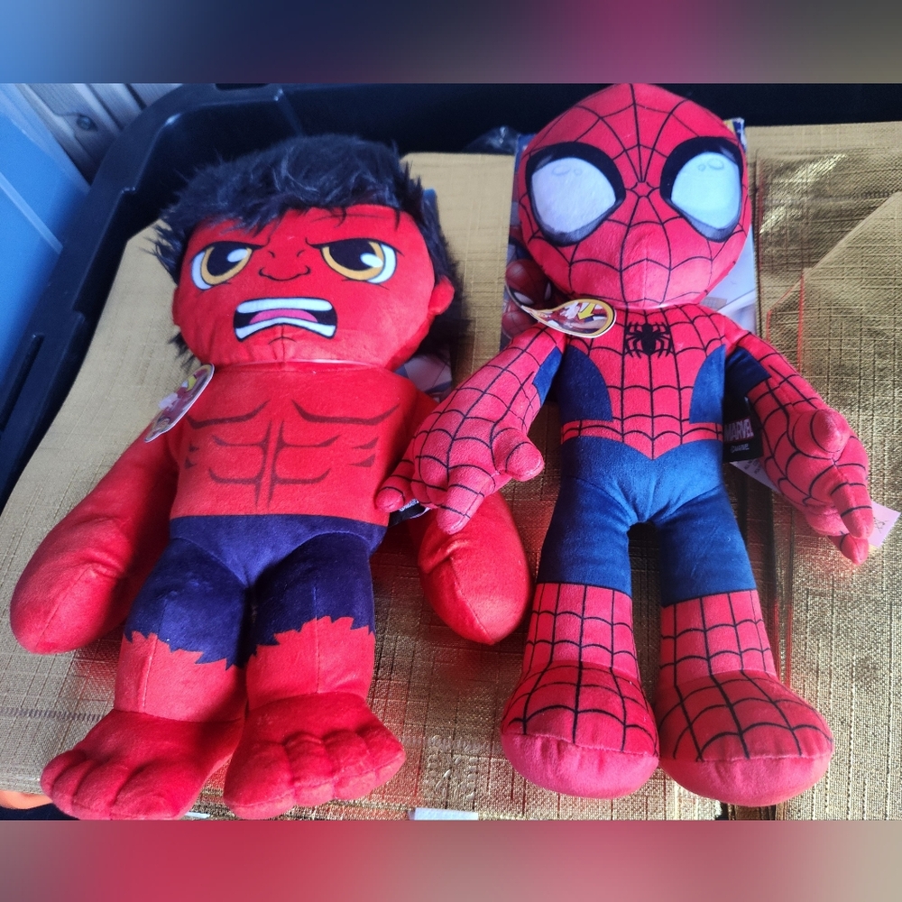 Marvel Talking Red Hulk and Spider-man Plush Duo
